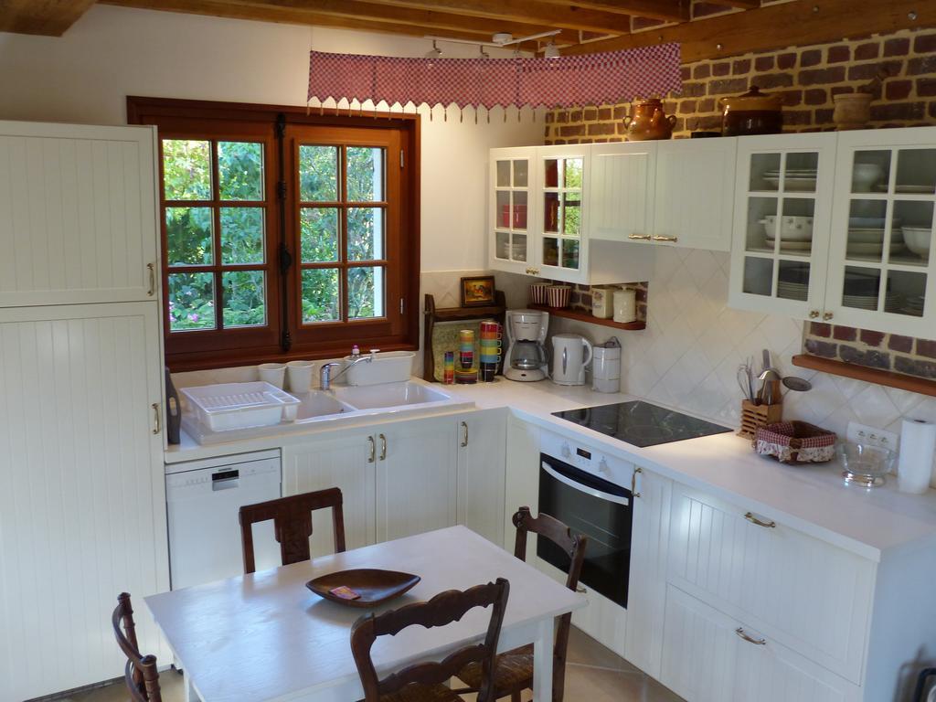 La Flore De Lys, Cottage Ideal Pour 2 Adultes Et 2 Enfants Saint-Jouin-Bruneval Room photo