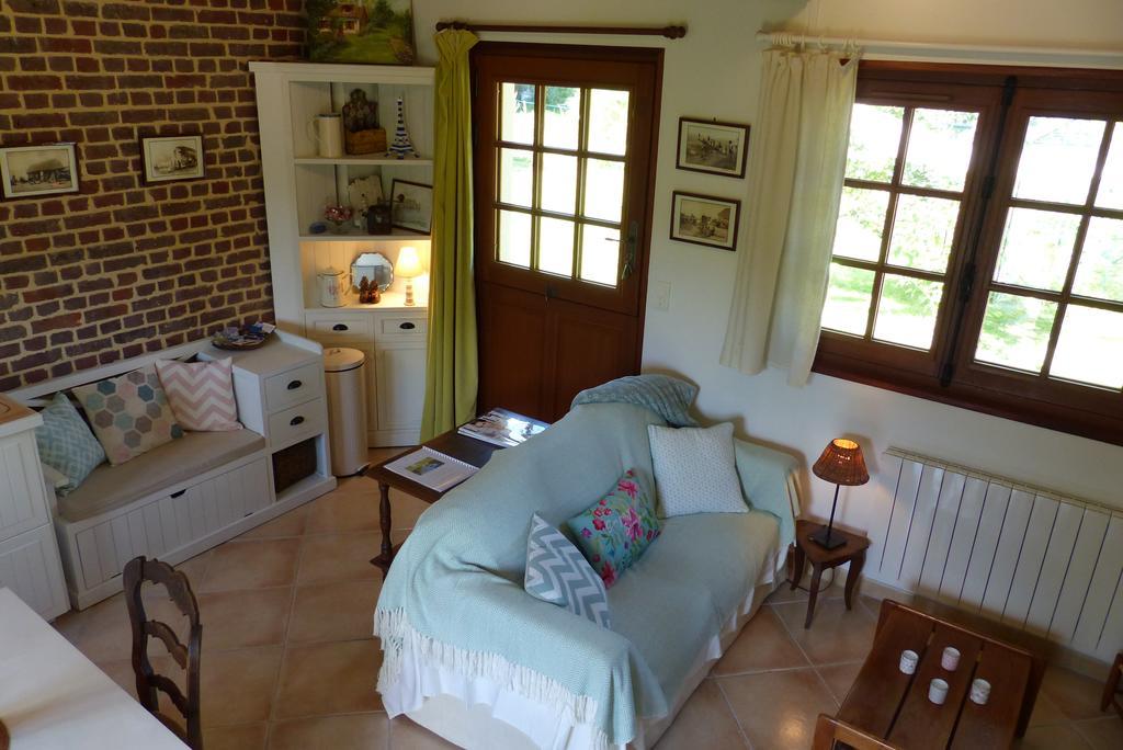 La Flore De Lys, Cottage Ideal Pour 2 Adultes Et 2 Enfants Saint-Jouin-Bruneval Exterior photo