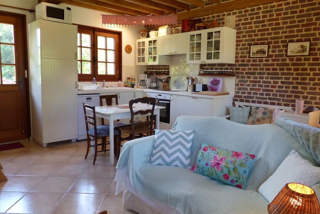 La Flore De Lys, Cottage Ideal Pour 2 Adultes Et 2 Enfants Saint-Jouin-Bruneval Exterior photo