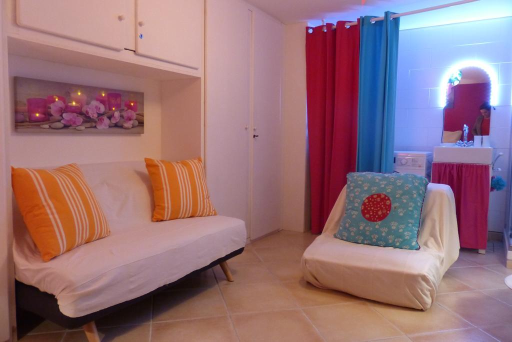 La Flore De Lys, Cottage Ideal Pour 2 Adultes Et 2 Enfants Saint-Jouin-Bruneval Exterior photo